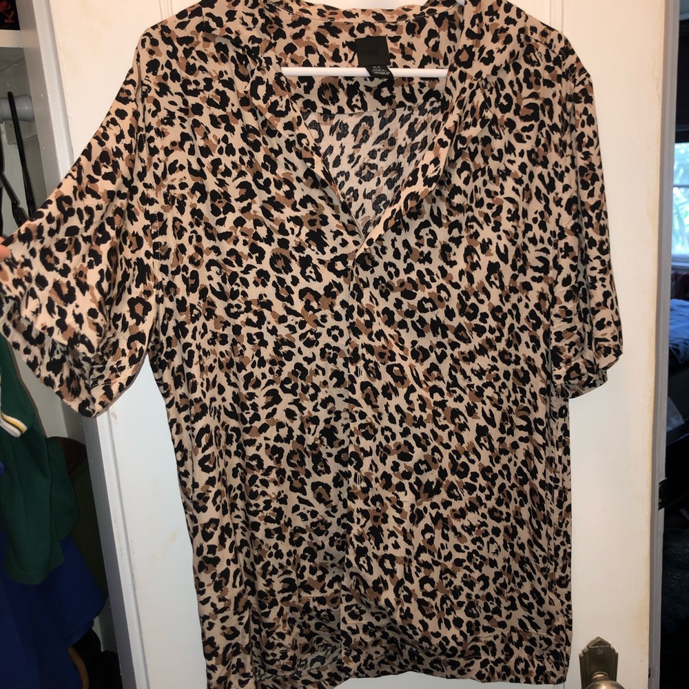 NWOT H&M cheetah print button down